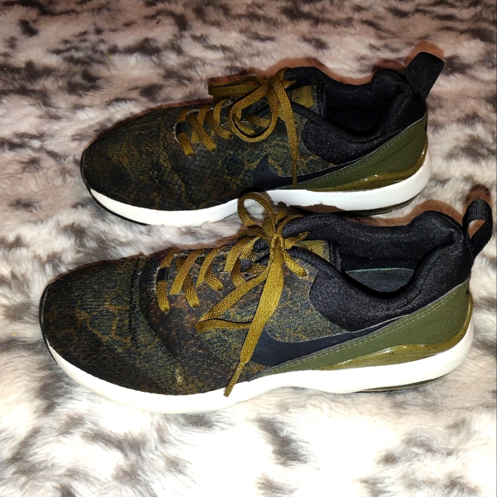 Black & Army Green Snake Print Nike Sneakers size 8